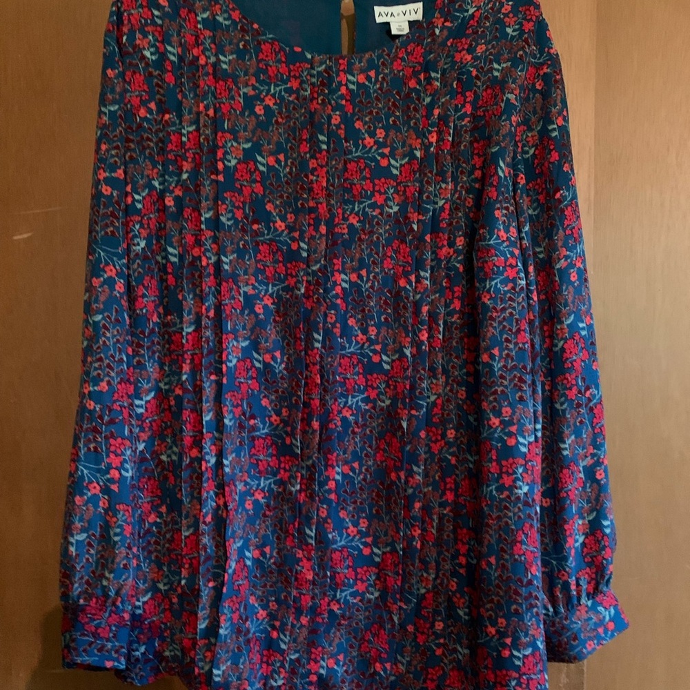 Beautiful blue-green floral pintuck blouse 4X